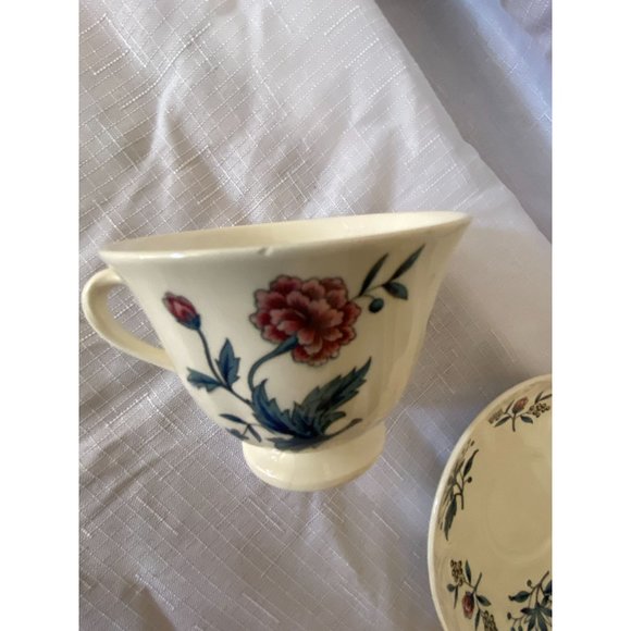 Wedgwood Williamsburg Potpourri Footed Tea Cup with Saucer - Picture 8 of 10